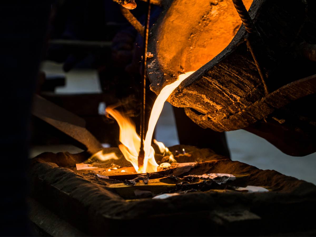 Zakład ludwisarza. Obrazek w artykule Ludwisarz. Mistrz odlewniczy w tradycyjnym rzemiośle