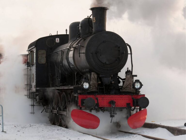 Parowóz. Obrazek w artykule Maszyna parowa. Historia, działanie i zastosowanie maszyn na parę w przemyśle i życiu codziennym