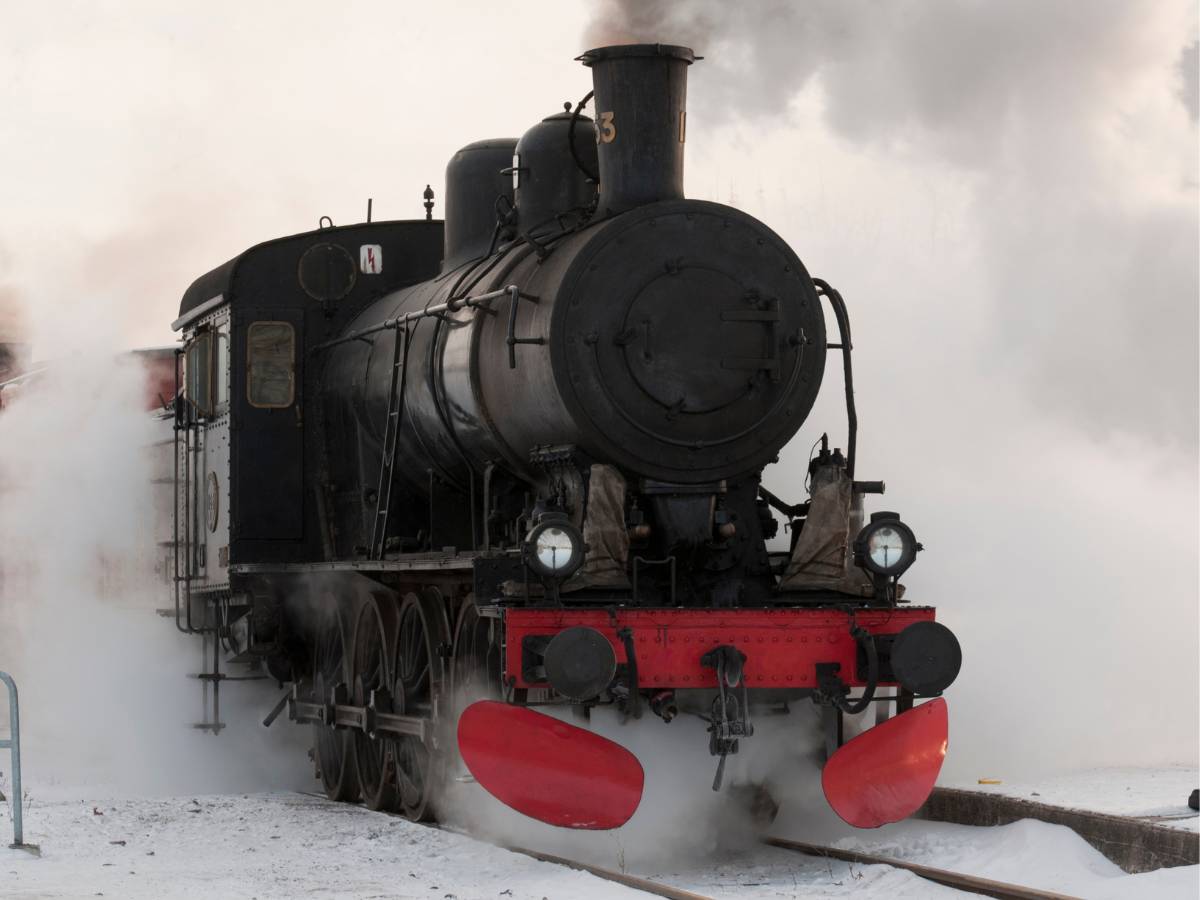 Maszyna parowa. Historia, działanie i zastosowanie maszyn na parę w przemyśle i życiu codziennym 1 Parowóz. Obrazek w artykule Maszyna parowa. Historia, działanie i zastosowanie maszyn na parę w przemyśle i życiu codziennym