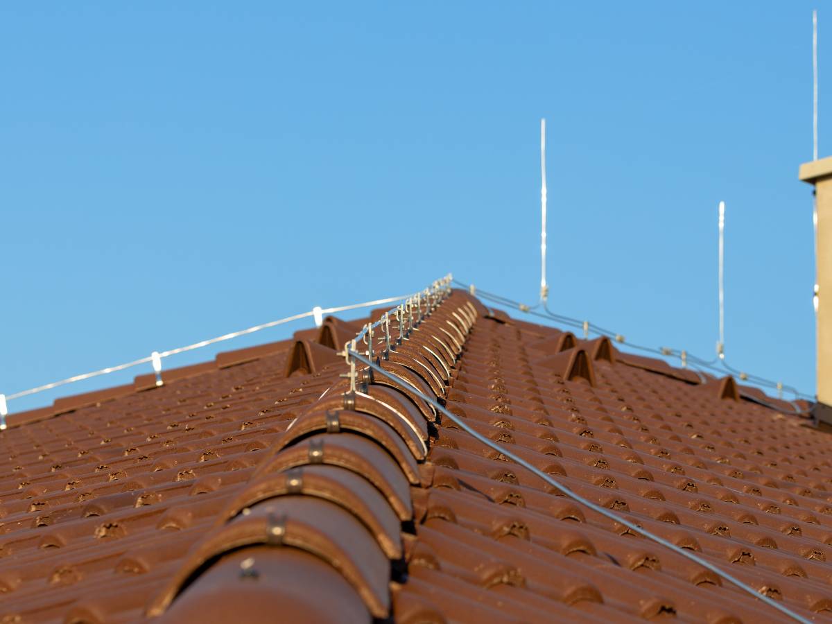 Piorunochron - poznaj historię i zasadę działania piorunochronu 1 Dach z piorunochronem. Obrazek w artykule Piorunochron - poznaj historię i zasadę działania piorunochronu