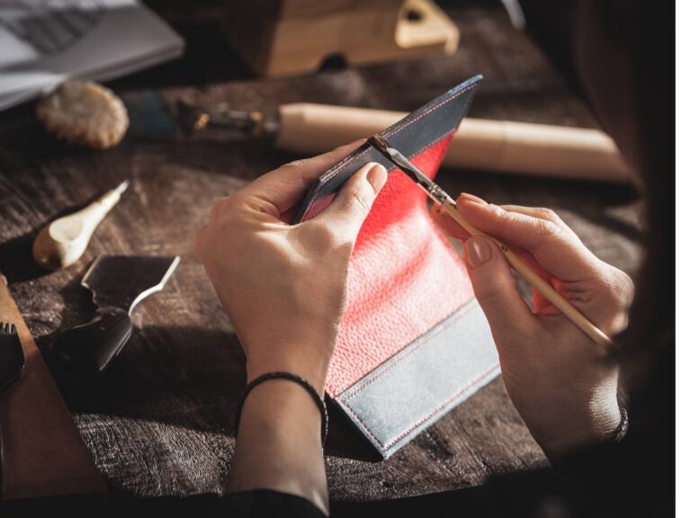 Zakład rymarski. Obrazek w artykule Rymarz - poznaj niszowe rzemiosło, które istnieje do dziś