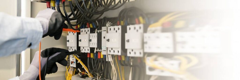 Kto wynalazł silnik elektryczny? Odkryj historię powstania silnika na prąd elektryczny 2 Widok na silnik. Obrazek w artykule Kto wynalazł silnik elektryczny? Odkryj historię powstania silnika na prąd elektryczny